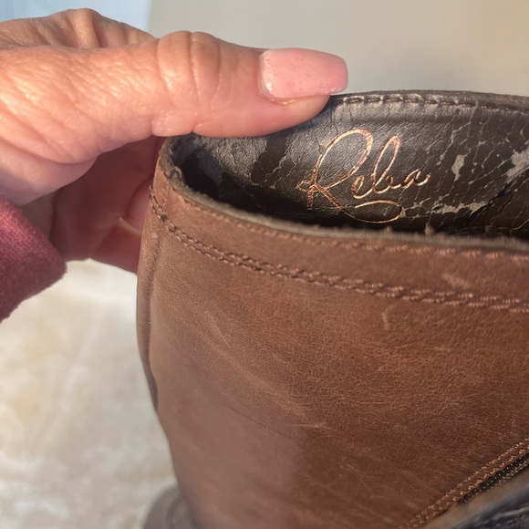 Reba Women’s size 7 1/2  tall zip up boots dark Brown with heel - Picture 12 of 15
